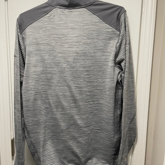 NWT Men's 1/4 Zip running Pullover - Picture 3 of 8